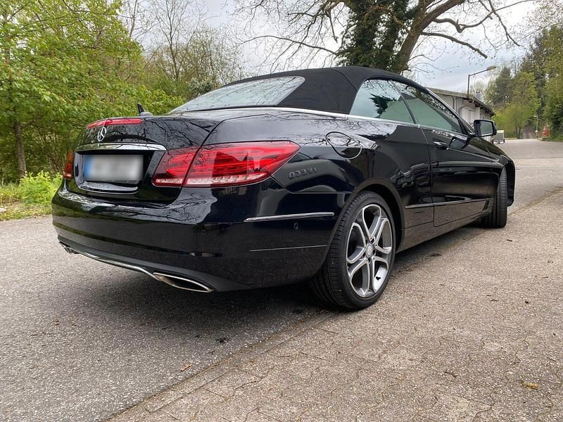 Second-hand Mercedes E200 184 CP (135 kW) 2013 Negru Cabrio