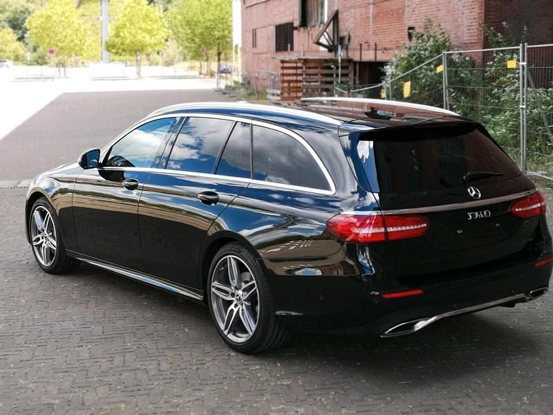 Gebraucht Mercedes E250 AMG line 211 PS (155 kW) 2017 Schwarz Kombi