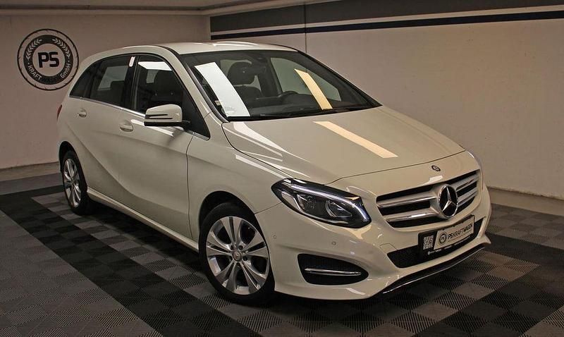 Gebraucht Mercedes B220 184 PS (135 kW) 2016 Weiß Van / Kleinbus