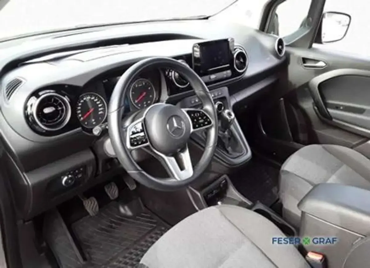 Gebraucht Mercedes Citan 110 129 PS (94 kW) 2024 Chromitgrau metallic Van / Kleinbus