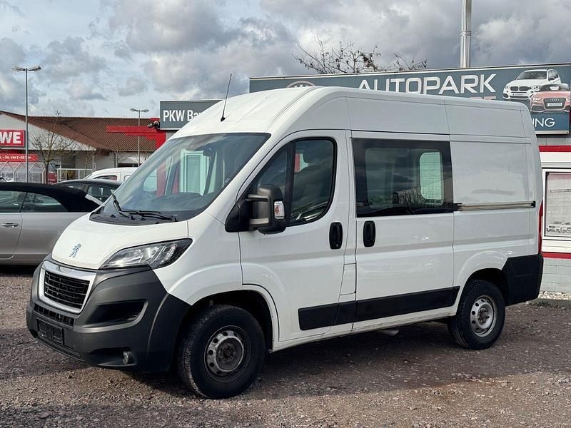 Gebraucht Peugeot Boxer 163 PS (119 kW) 2020 Weiß Van
