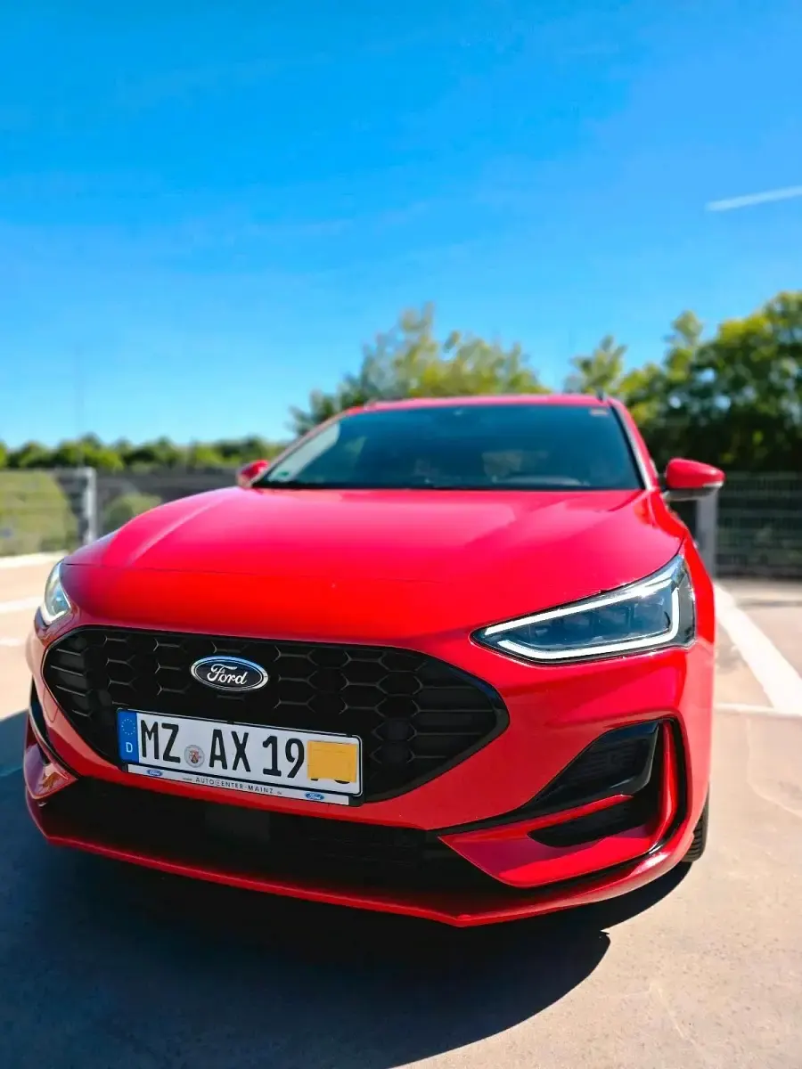 Gebraucht Ford Focus ST-Line 155 PS (114 kW) 2024 Rot Kombi