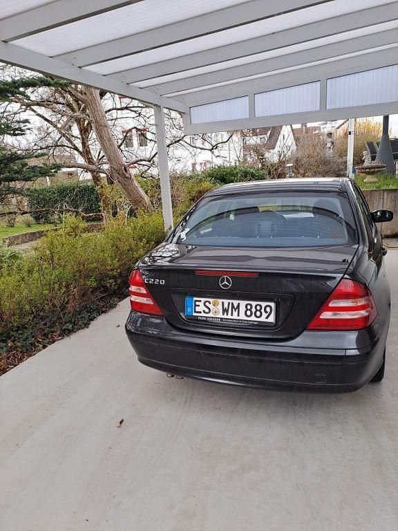 Gebraucht Mercedes 220 150 PS (110 kW) 2003 Schwarz Limousine