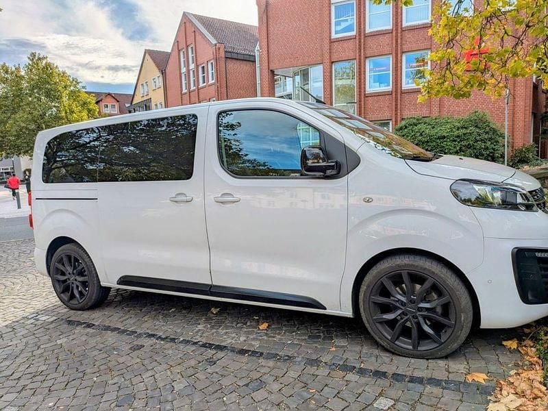 Gebraucht Opel Zafira Life Innovation 177 PS (130 kW) 2021 Weiß Van / Kleinbus