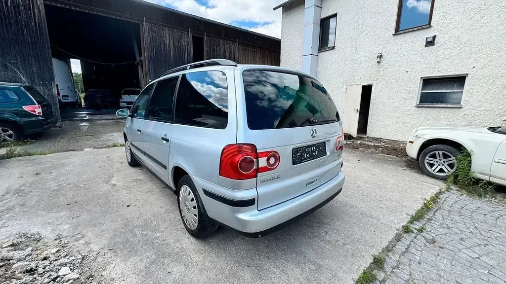 Gebraucht VW Sharan Trendline 131 PS (96 kW) 2006 Silber Van / Kleinbus