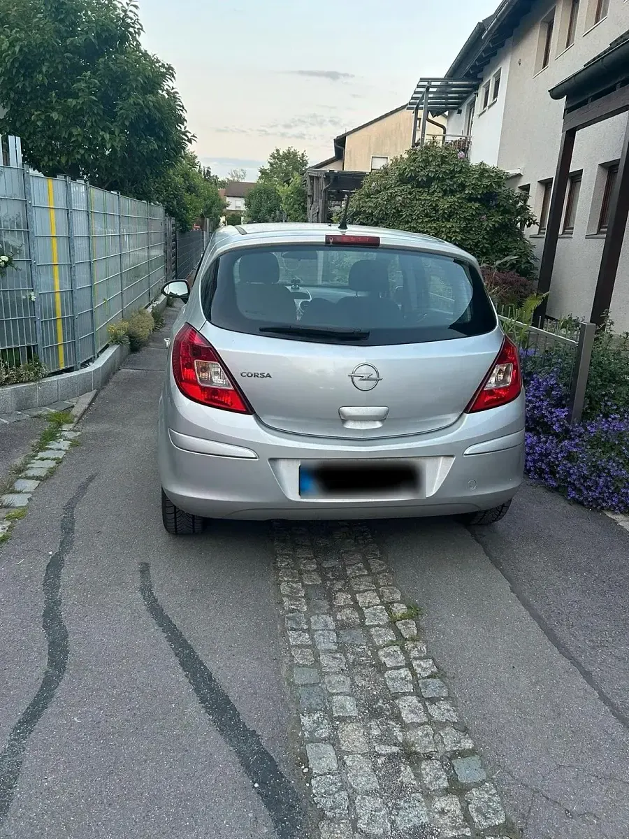Gebraucht Opel Corsa 80 PS (58 kW) 2009 Silber Kleinwagen