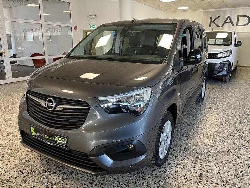 Gebraucht Opel Combo Life Elegance 131 PS (96 kW) 2022 Mondstein grau/e:vulkan grau Van / Kleinbus