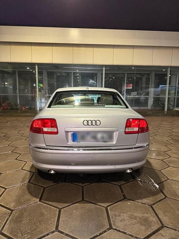 Silber Gebraucht 2004 Audi A8 Comfort Limousine | 5.990 € (Teuer) - Bild 1/4