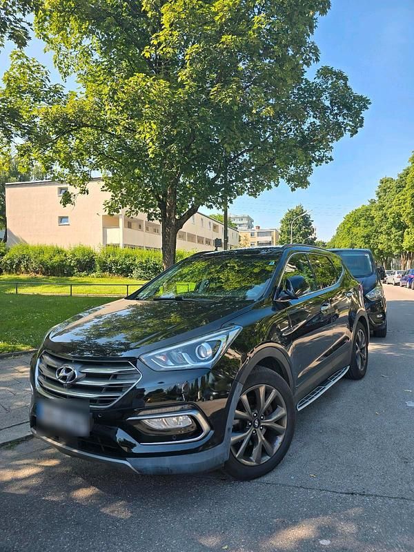 Schwarz Gebraucht 2017 Hyundai Santa Fe Premium SUV | 19.000 € (Fairer Preis) - Bild 1/4