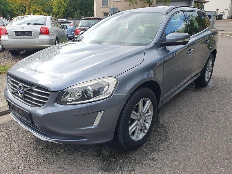 Grau Gebraucht 2016 Volvo XC60 Momentum SUV | 14.990 € (Superpreis) - Bild 1/4