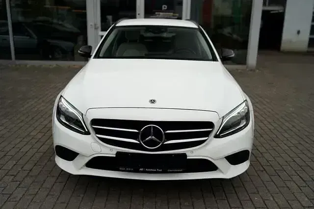 Gebraucht Mercedes C220 194 PS (142 kW) 2020 Weiß Limousine