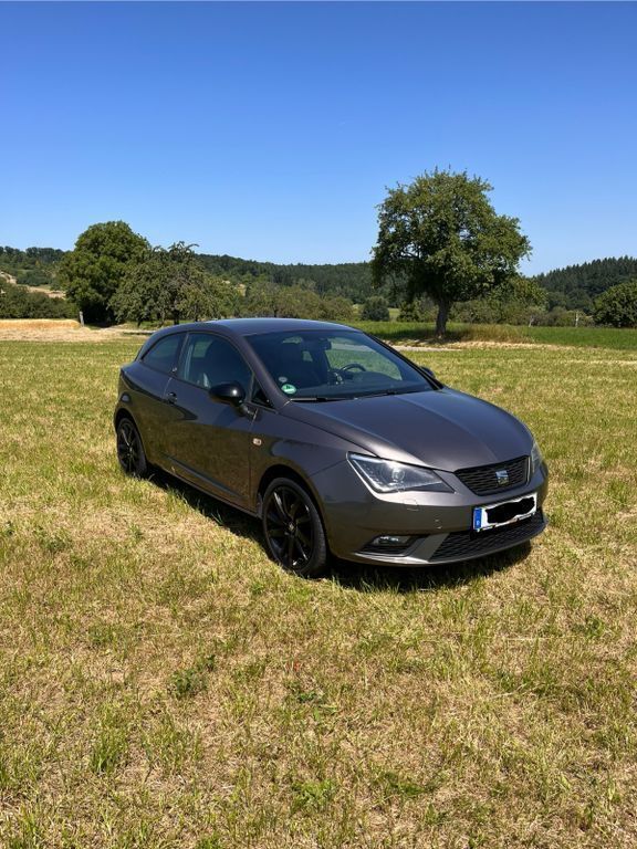 Grau Gebraucht 2014 Seat Ibiza SC Kleinwagen | 7.990 € (Teuer) - Bild 1/4