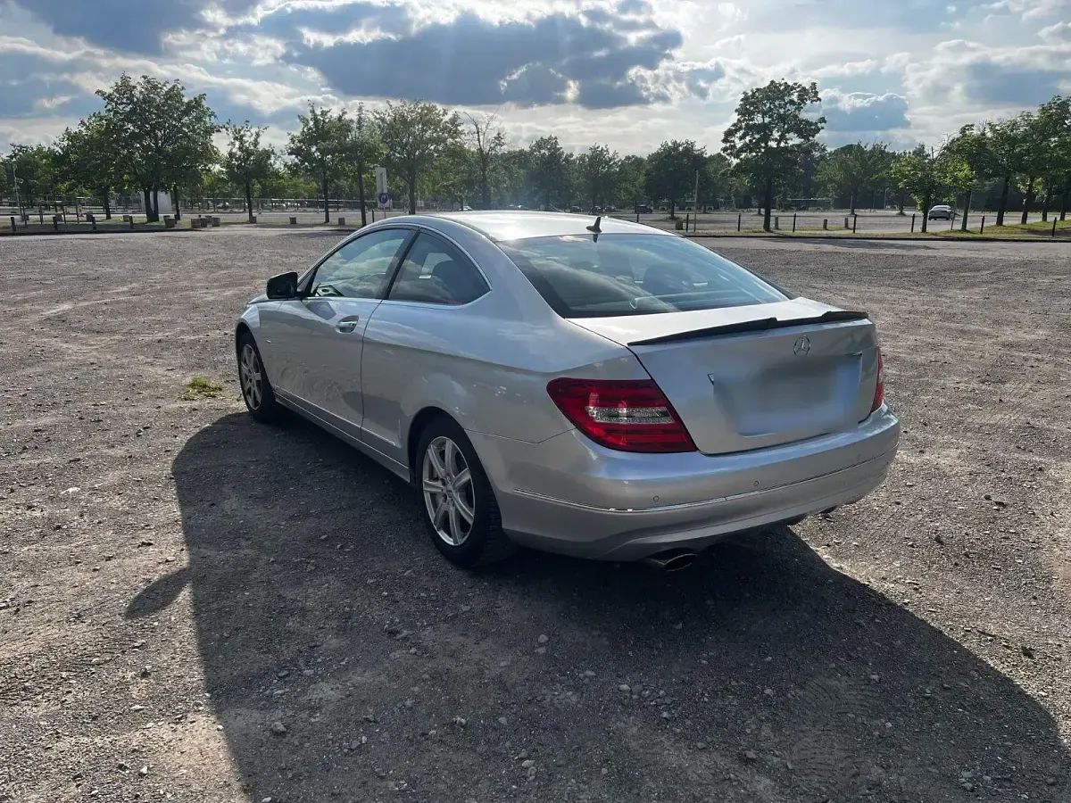 Gebraucht Mercedes C250 204 PS (150 kW) 2011 Silber Coupé