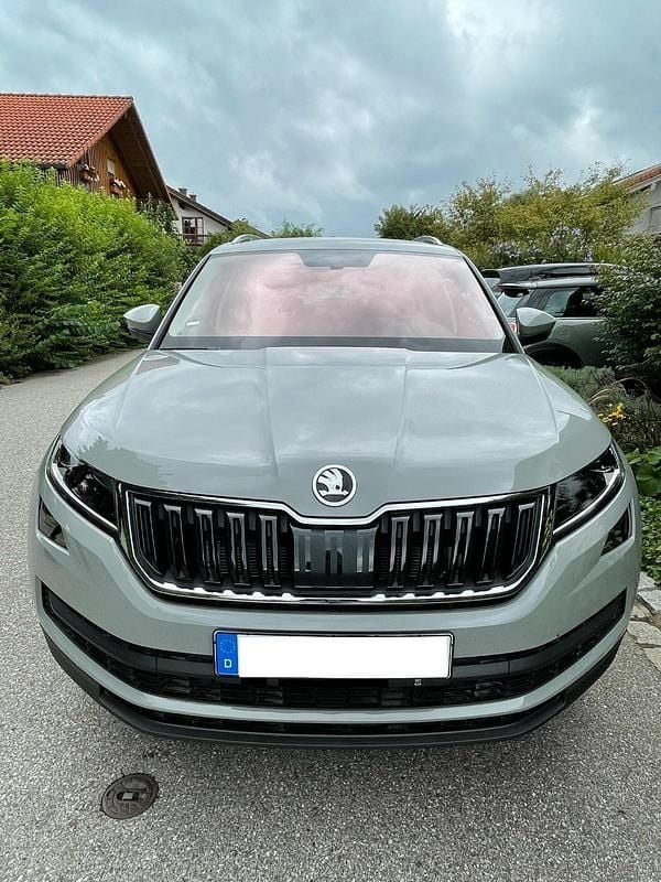 Grau Gebraucht 2021 Skoda Kodiaq Style SUV | 24.900 € (Superpreis) - Bild 1/4