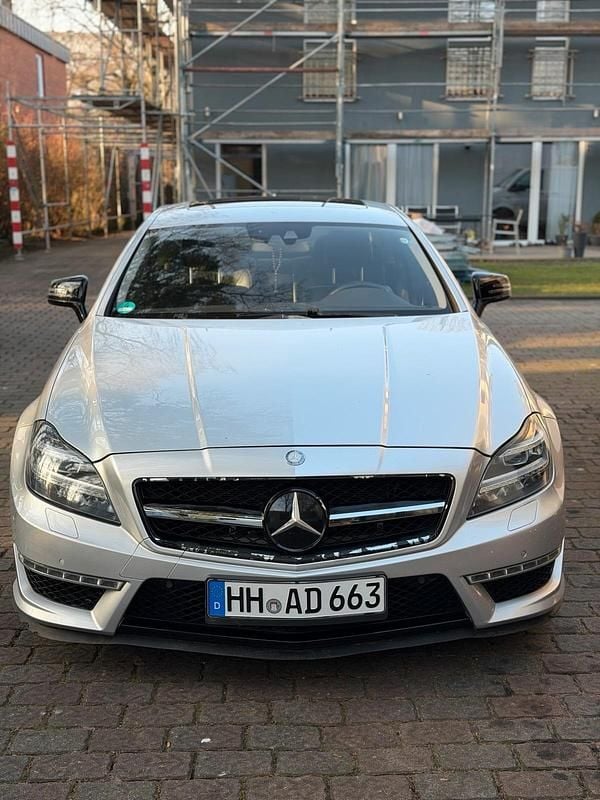 Silber Gebraucht 2013 Mercedes CLS63 AMG AMG Limousine | 16.200 € - Bild 1/4