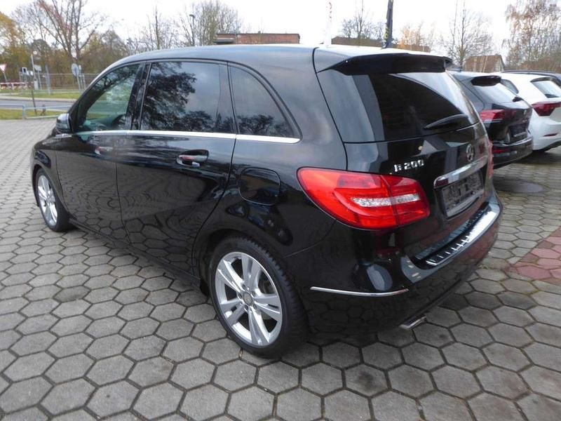 Gebraucht Mercedes B200 156 PS (114 kW) 2013 Kosmosschwarz  metalliclack Van / Kleinbus