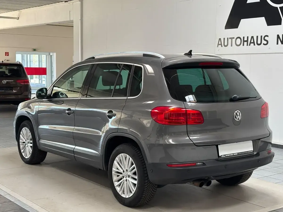 Gebraucht VW Tiguan Sportline 140 PS (102 kW) 2014 Grau SUV