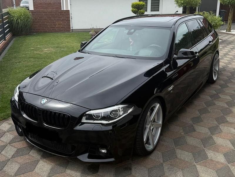 Schwarz Gebraucht 2013 BMW 530 Sport Line Kombi | 22.500 € - Bild 1/4