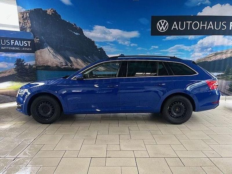 Gebraucht Skoda Superb Ambition 150 PS (110 kW) 2022 Blau Kombi