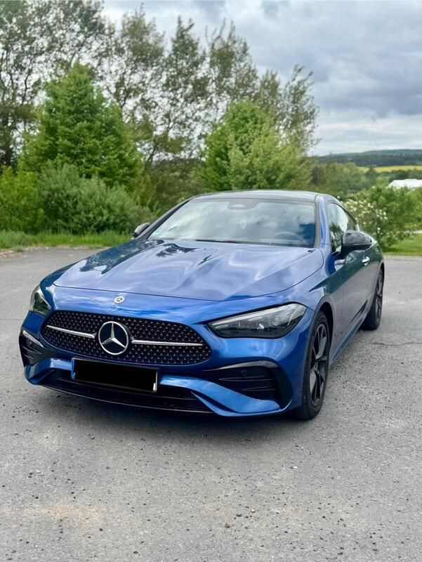 Blau Gebraucht 2024 Mercedes CLE300 AMG line Coupé | 61.000 € (Etwas zu teuer) - Bild 1/4