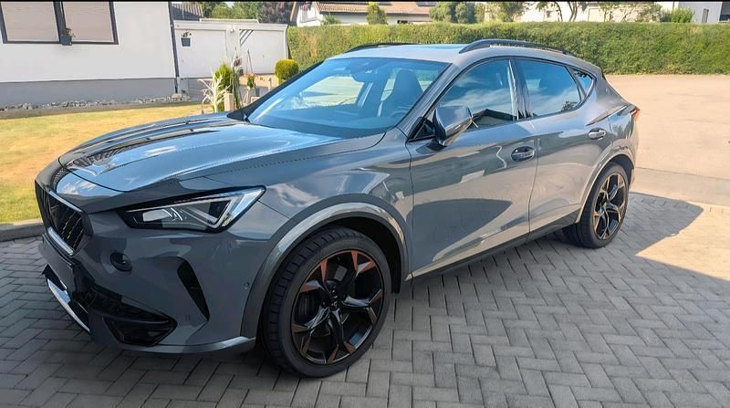 Grau Gebraucht 2022 Cupra Formentor VZ SUV | 31.500 € (Fairer Preis) - Bild 1/4