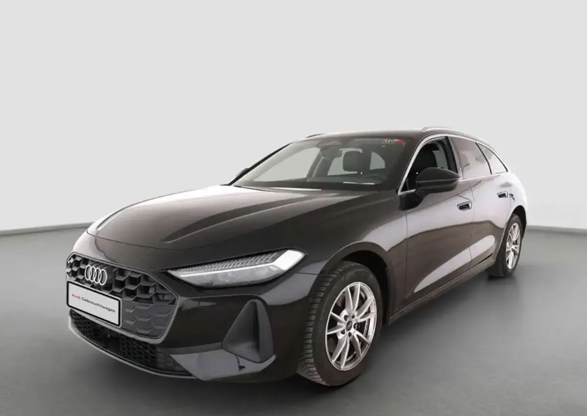 Gebraucht Audi A5 Ambiente 204 PS (150 kW) 2025 Mythosschwarz metallic Kombi