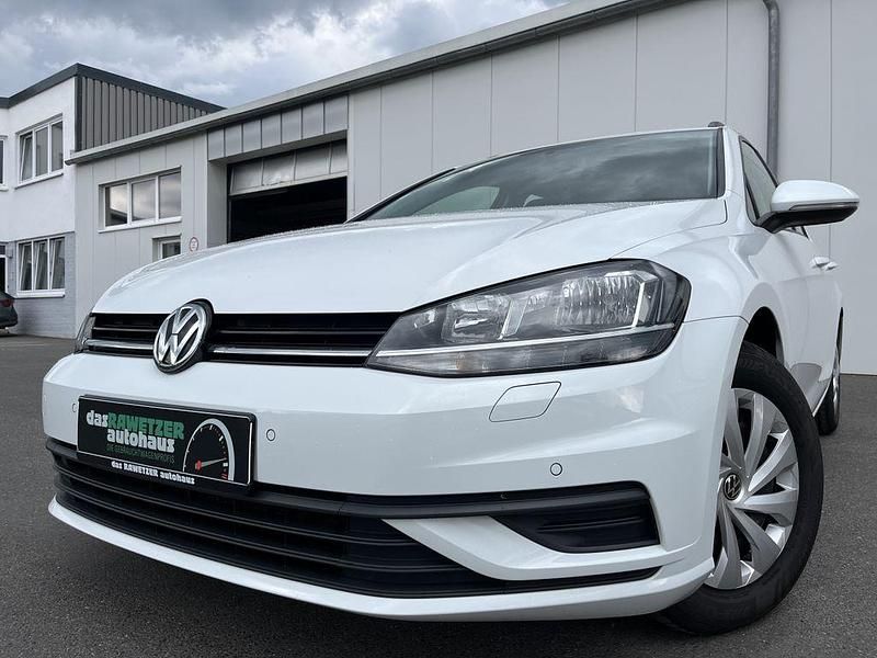 Weiß Gebraucht 2019 VW Golf VII S Kombi | 12.360 € (Fairer Preis) - Bild 1/4