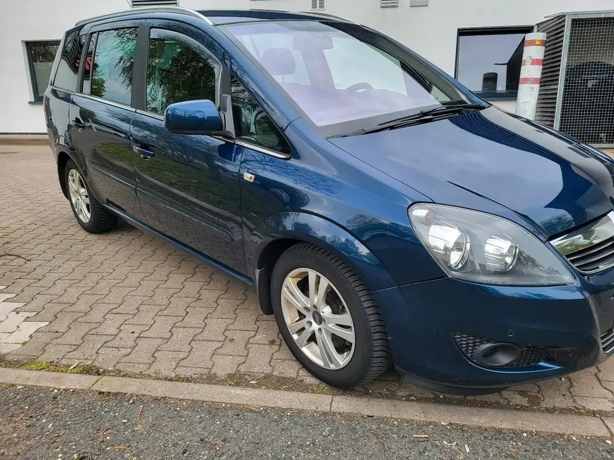 Gebraucht Opel Zafira 125 PS (91 kW) 2011 Blau Van / Kleinbus