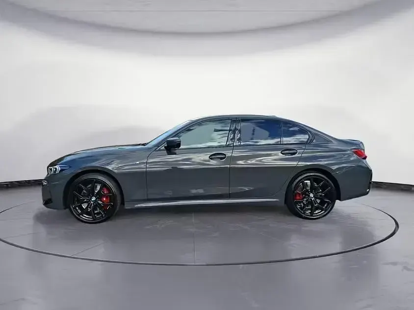 Gebraucht BMW 320 M Sport 190 PS (139 kW) 2025 Grau Limousine