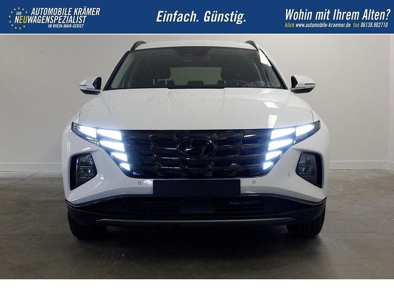 Neu Hyundai Tucson Style 160 PS (117 kW) 2025 Engine red SUV
