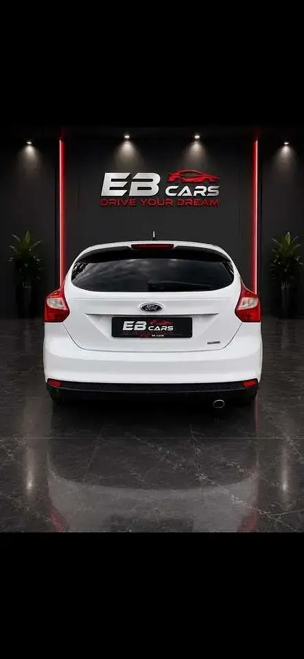 Gebraucht Ford Focus Titanium 150 PS (110 kW) 2012 Frostweiß Kleinwagen