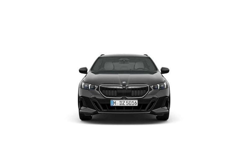 Gebraucht BMW 540 M Sport 286 PS (210 kW) 2025 Black sapphire metallic Kombi