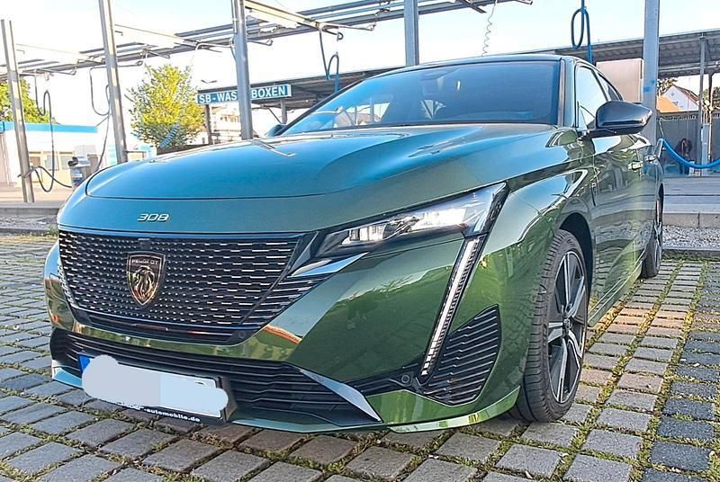 Grün Gebraucht 2023 Peugeot 308 GT Limousine | 22.950 € (Superpreis) - Bild 1/4