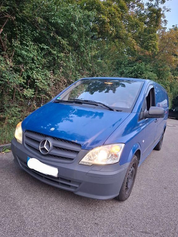 Blau Gebraucht 2010 Mercedes Vito Van / Kleinbus | 5.500 € (Superpreis) - Bild 1/4