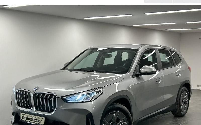Silber Gebraucht 2023 BMW iX1 SUV | 39.650 € (Fairer Preis) - Bild 1/4
