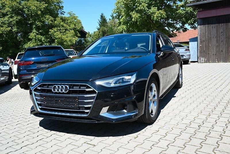 Brillantschwarz Gebraucht 2023 Audi A4 Advanced Kombi | 29.999 € (Fairer Preis) - Bild 1/4