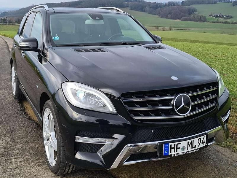 Gebraucht Mercedes ML350 258 PS (189 kW) 2012 Schwarz SUV