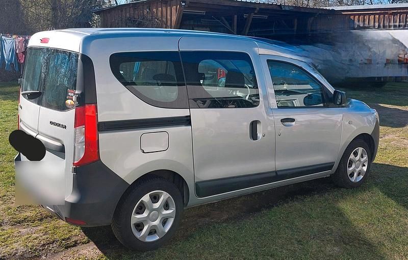 Gebraucht Dacia Dokker 102 PS (75 kW) 2017 Silber Van / Kleinbus