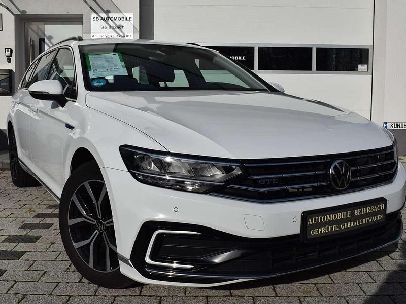 Pure white Gebraucht 2021 VW Passat GTE Kombi | 19.999 € (Superpreis) - Bild 1/4