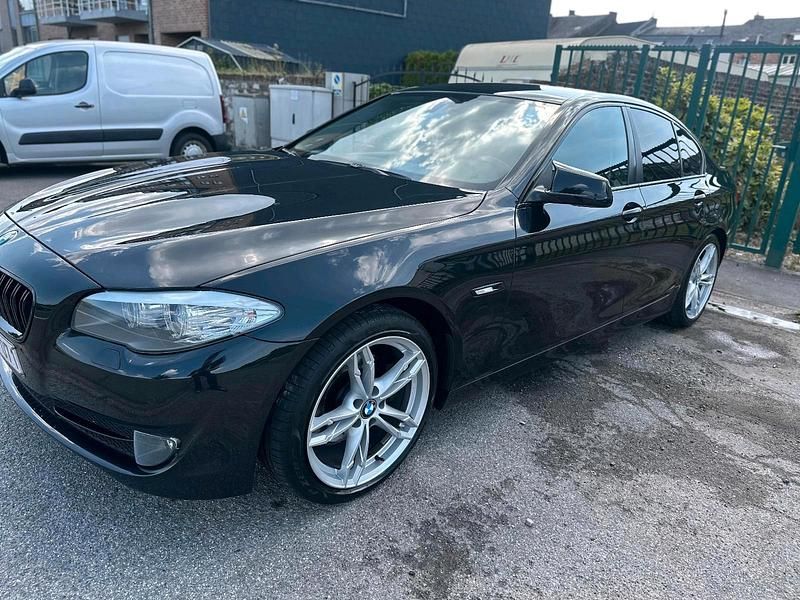 Schwarz Gebraucht 2013 BMW 520 Limousine | 12.200 € (Fairer Preis) - Bild 1/4