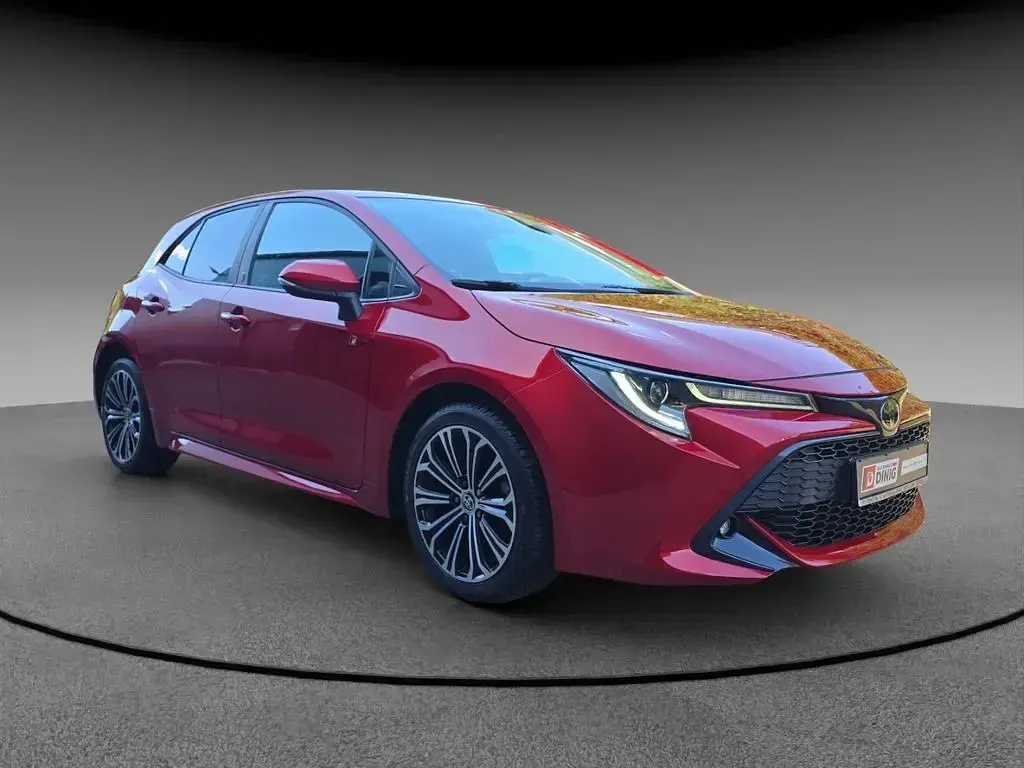 Gebraucht Toyota Corolla Team 116 PS (85 kW) 2021 Rot Limousine