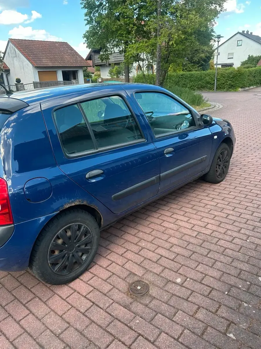 Gebraucht Renault Clio II 60 PS (44 kW) 2003 Blau Kleinwagen