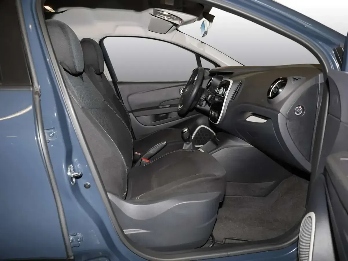 Używany Renault Captur Life 90 KM (66 kW) 2019 Niebieski SUV