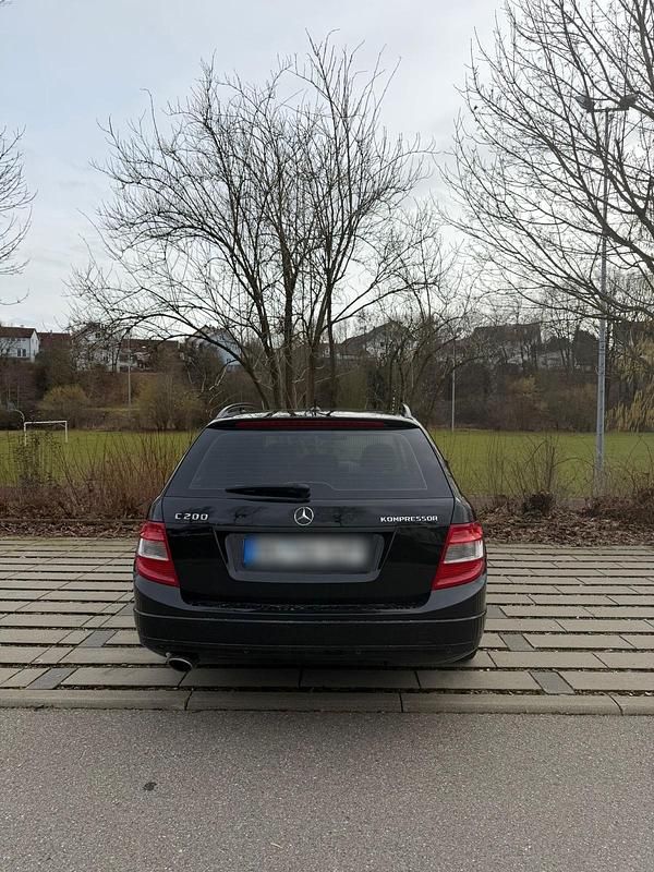 Gebraucht Mercedes C200 183 PS (134 kW) 2010 Schwarz Kombi