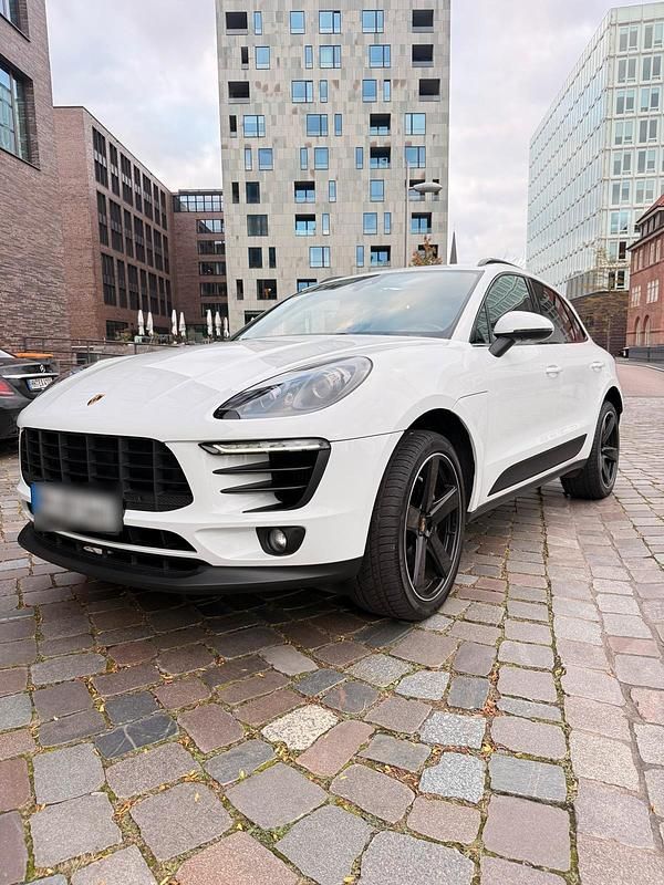 Weiß Gebraucht 2016 Porsche Macan S Sport SUV | 34.900 € (Guter Preis) - Bild 1/4
