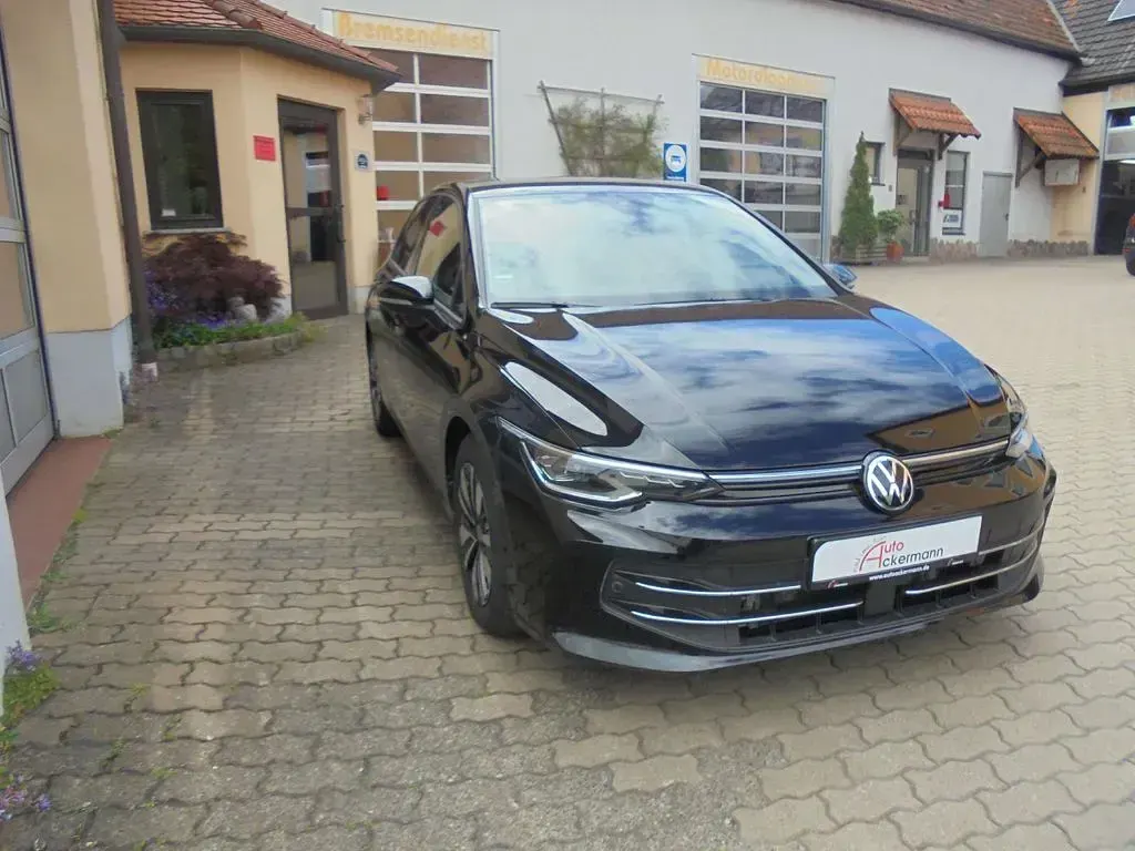 Gebraucht VW Golf VIII Goal 150 PS (110 kW) 2025 Grenadillschwarz metallic Limousine