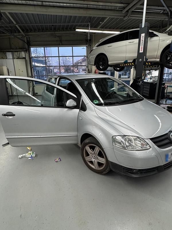 Gebraucht VW Fox 60 PS (44 kW) 2011 Silber Kleinwagen