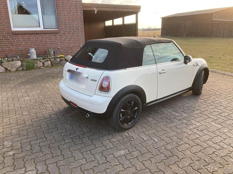 Gebraucht Mini Cooper Cabriolet 120 PS (88 kW) 2010 Weiß Cabrio