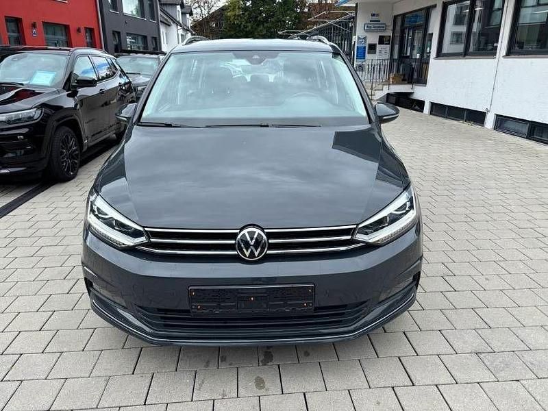 Grau Gebraucht 2021 VW Touran Highline Van / Kleinbus | 27.890 € (Fairer Preis) - Bild 1/4