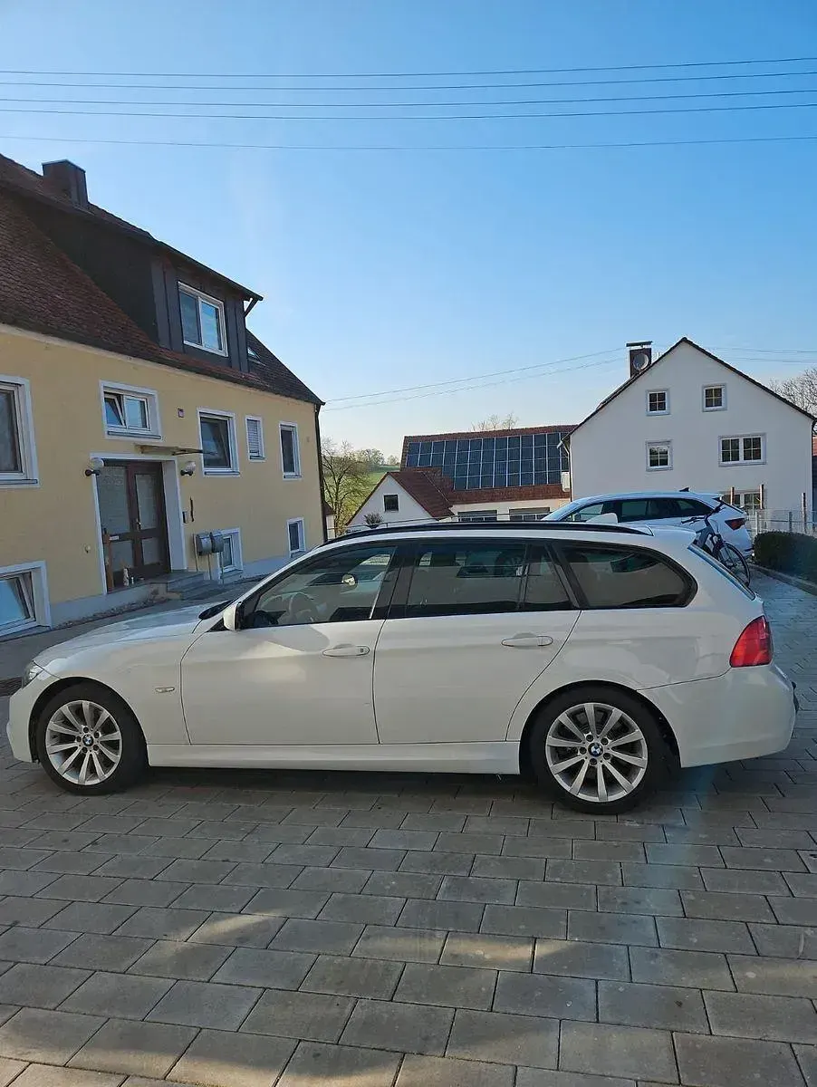 Gebraucht BMW 330 M Sport 245 PS (180 kW) 2012 Weiß Kombi
